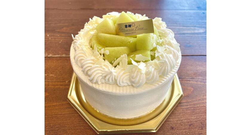 旬のメロンがたっぷり楽しめるホールケーキ🍈予約承り中(*'▽') | 広尾